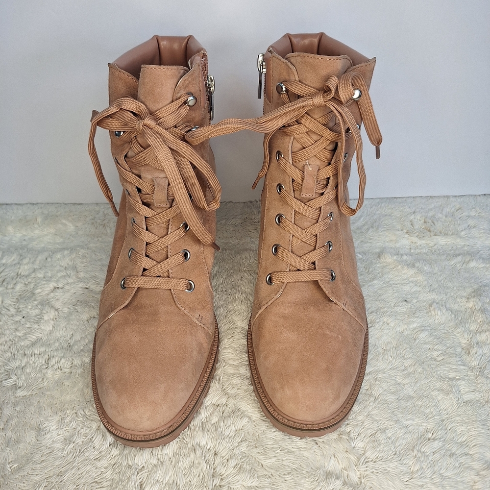 Vince Camuto Pink Leather Lace-Up Ankle Boots.